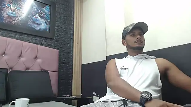 Snapshot of Chris_Dick23 chatting on 10/16/25, 05:16 Chris Dick23 online show from 10/16/25, 05:16