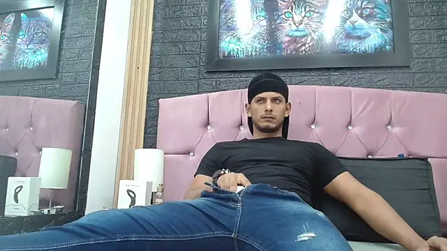 Snapshot of Chris_Dick23 chatting on 01/06/26, 03:21 Chris Dick23 online show from 01/06/26, 03:21