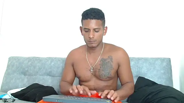 Snapshot of Chris_Dick23 chatting on 03/03/25, 06:20 Chris Dick23 online show from 03/03/25, 06:20