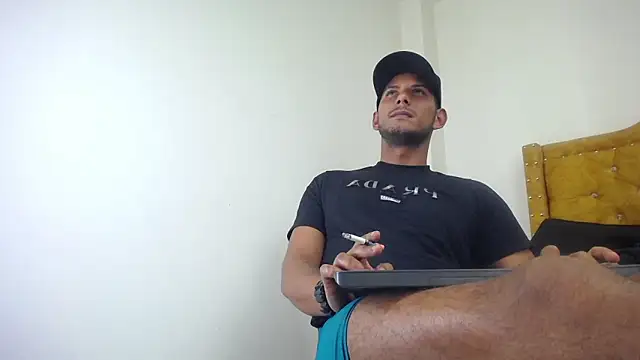 Snapshot of Chris_Dick23 chatting on 06/12/26, 05:49 Chris Dick23 online show from 06/12/26, 05:49