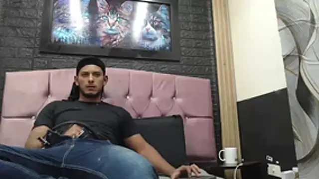 Snapshot of Chris_Dick23 chatting on 11/11/25, 04:07 Chris Dick23 online show from 11/11/25, 04:07