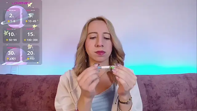 Miiaa doll online show from 11/12/25, 02:59