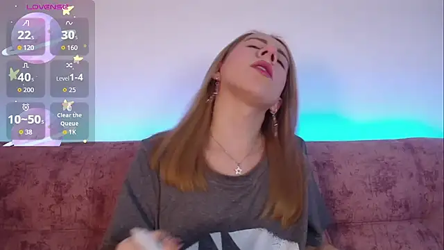 Miiaa doll online show from 11/14/25, 02:37