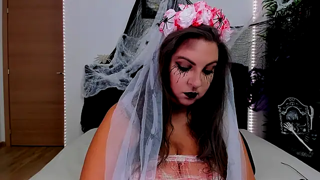 KlaraHope online show from 10/30/25, 12:20