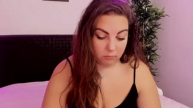 Snapshot of KlaraHope chatting on 12/06/24, 11:27 KlaraHope online show from 12/06/24, 11:27