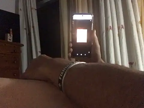 Snapshot of Dicksexhandjob chatting on 12/18/24, 06:10 Dicksexhandjob online show from 12/18/24, 06:10