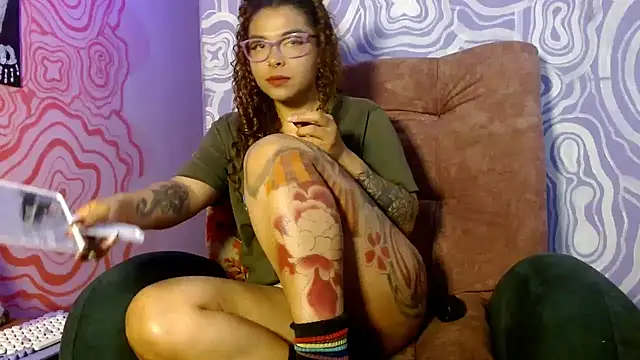 420viol3ta  online show from 10/24/25, 11:26