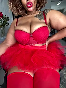 Snapshot of MILL204 chatting on 12/23/25, 07:18 MILL204 online show from 12/23/25, 07:18