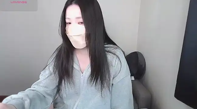  NOA-chan  online show from 01/11/25, 03:20