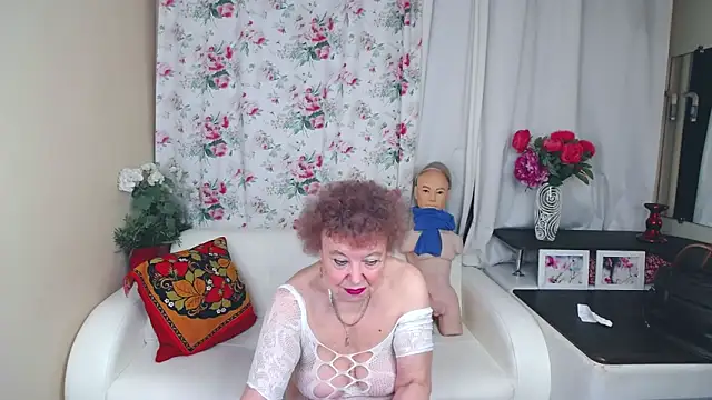 YourHotGranny online show from 05/14/26, 10:56