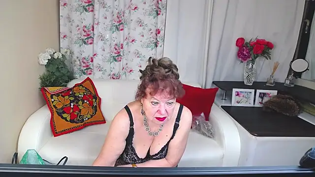 YourHotGranny online show from 12/22/25, 12:27