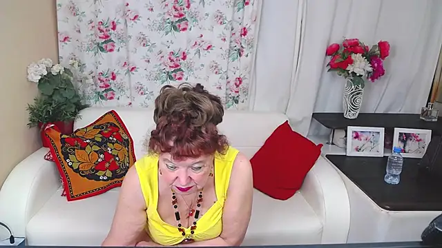 YourHotGranny online show from 02/19/26, 10:45