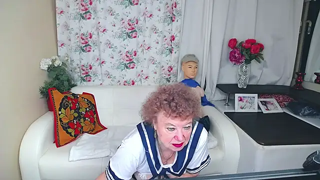 YourHotGranny online show from 06/02/26, 10:48