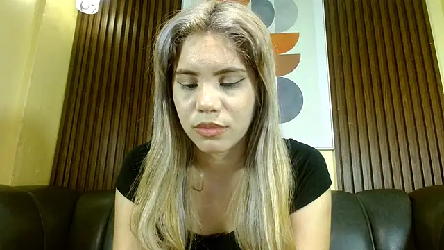 Nicole Ramires online show from 04/07/26, 04:20