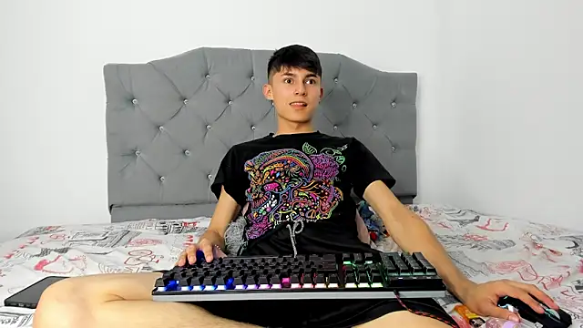 Snapshot of benavides_anthony chatting on 12/05/24, 03:31 benavides anthony online show from 12/05/24, 03:31