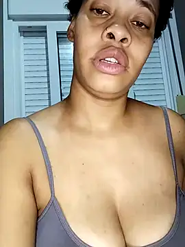 Snapshot of Su_Duarte_1 chatting on 03/12/25, 01:03 Su Duarte 1 online show from 03/12/25, 01:03