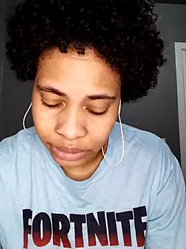 Snapshot of Su_Duarte_1 chatting on 10/15/25, 02:10 Su Duarte 1 online show from 10/15/25, 02:10