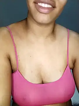 Snapshot of Su_Duarte_1 chatting on 02/21/25, 01:11 Su Duarte 1 online show from 02/21/25, 01:11
