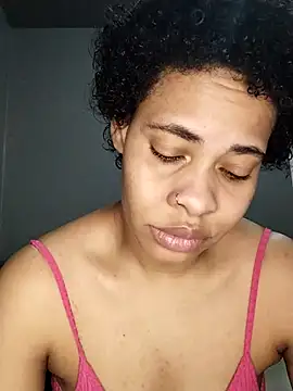 Snapshot of Su_Duarte_1 chatting on 09/10/25, 03:05 Su Duarte 1 online show from 09/10/25, 03:05