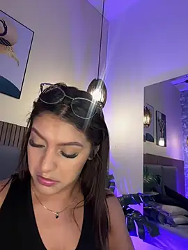 Snapshot of NicolleeEvanss chatting on 06/29/26, 10:48 NicolleeEvanss online show from 06/29/26, 10:48