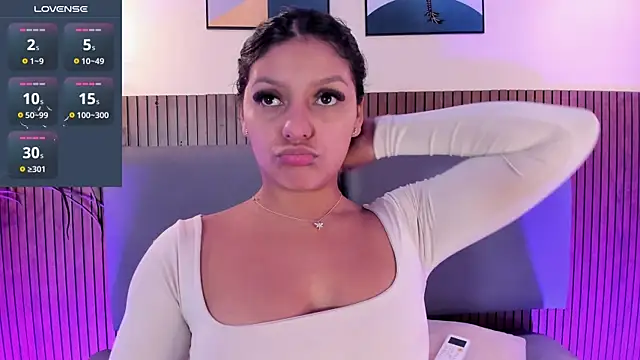 NicolleeEvanss online show from 11/01/25, 02:00