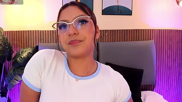 NicolleeEvanss online show from 05/08/26, 10:52