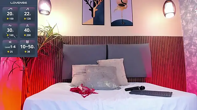 NicolleeEvanss online show from 10/03/25, 11:56