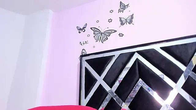 GabyyJones online show from 05/06/26, 02:26