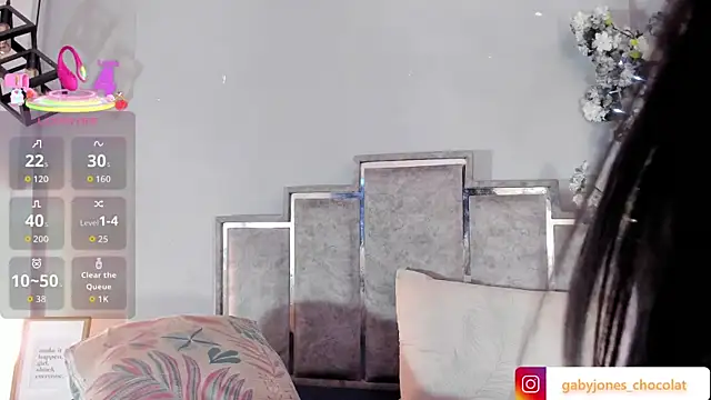 Snapshot of GabyyJones chatting on 11/07/25, 11:48 GabyyJones online show from 11/07/25, 11:48