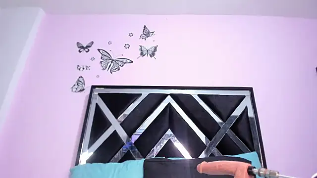 GabyyJones online show from 06/07/26, 03:45