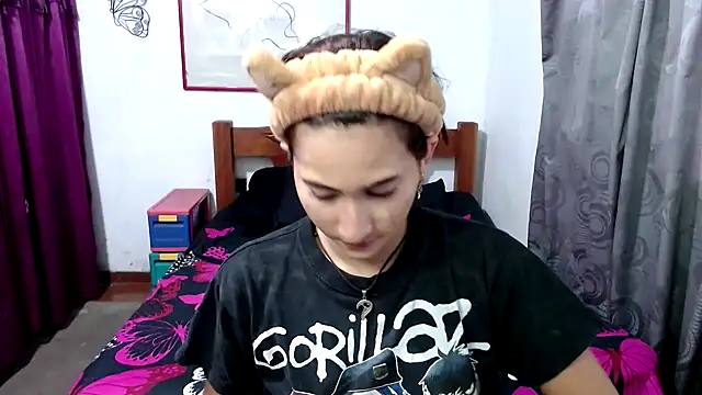 LadyMilk003 online show from 09/16/25, 03:24