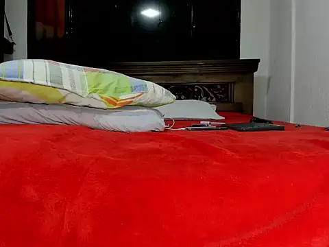 Karentatiana  online show from 10/22/25, 05:45