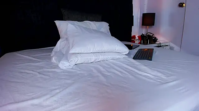 Snapshot of Miaa_Garcia chatting on 02/13/25, 11:58 Miaa Garcia online show from 02/13/25, 11:58