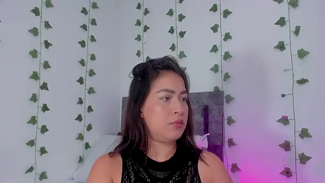 Snapshot of Miaa_Garcia chatting on 06/18/26, 10:37 Miaa Garcia online show from 06/18/26, 10:37
