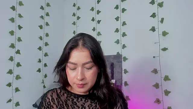 Snapshot of Miaa_Garcia chatting on 06/24/26, 11:02 Miaa Garcia online show from 06/24/26, 11:02