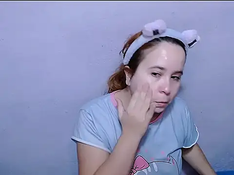 SubLayla01 online show from 04/20/26, 11:24