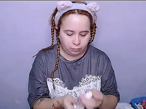 SubLayla01 online show from 06/17/26, 05:56
