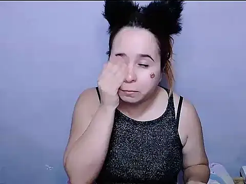 SubLayla01 online show from 12/01/25, 05:58