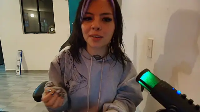 Alicia Ortiiz online show from 01/31/25, 01:54