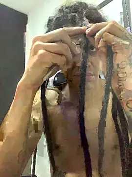 JovenDesobediente online show from 09/30/25, 04:51