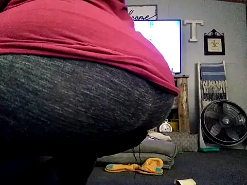 Snapshot of missthickness35_Pika chatting on 10/22/25, 07:30 missthickness35 Pika online show from 10/22/25, 07:30