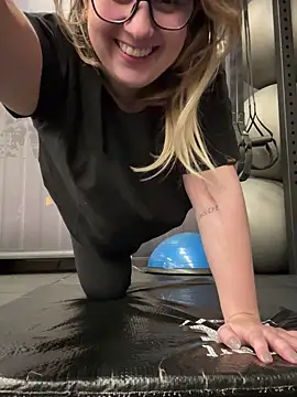 amooraaamoon online show from 09/21/25, 12:21