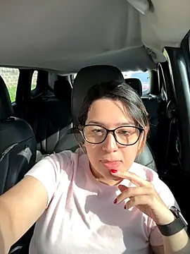 amooraaamoon online show from 11/15/25, 12:09