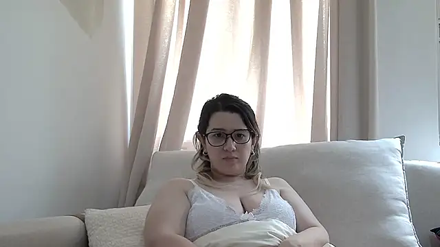 amooraaamoon online show from 10/30/25, 02:58