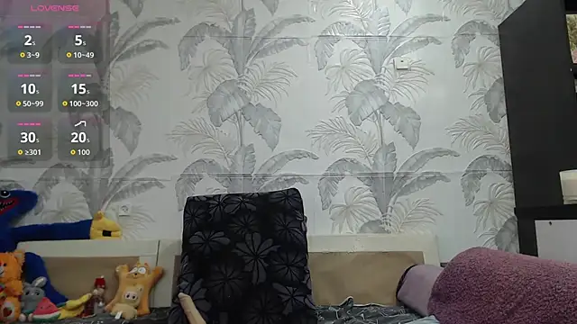 Snapshot of CamDiva113 chatting on 06/17/26, 11:53 CamDiva113 online show from 06/17/26, 11:53