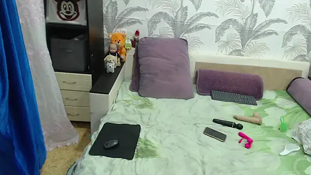 CamDiva113 online show from 09/12/25, 01:28