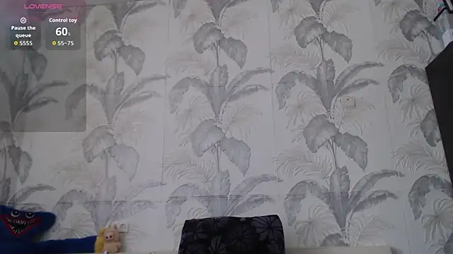 Snapshot of CamDiva113 chatting on 06/16/26, 07:19 CamDiva113 online show from 06/16/26, 07:19