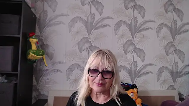 CamDiva113 online show from 03/21/25, 01:01