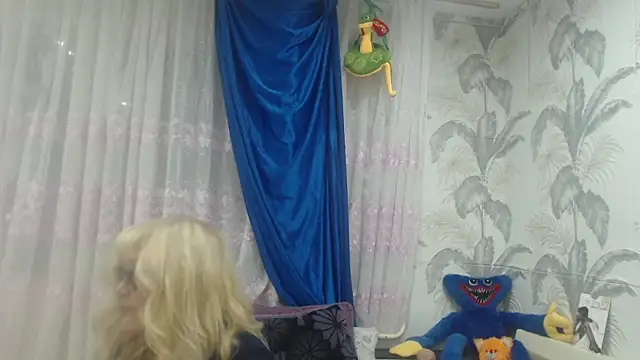 CamDiva113 online show from 10/16/25, 02:36