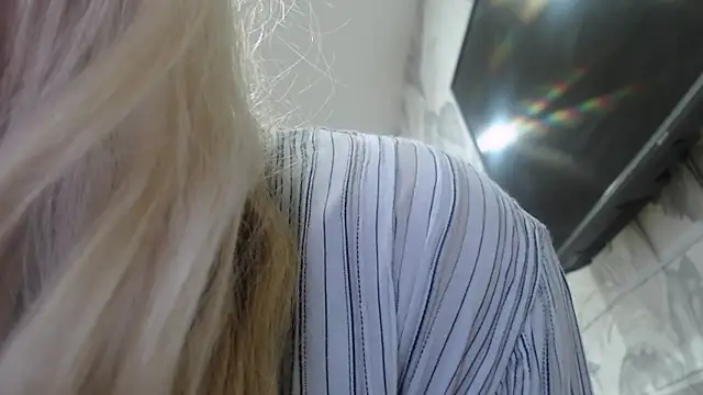 CamDiva113 online show from 10/26/25, 10:15